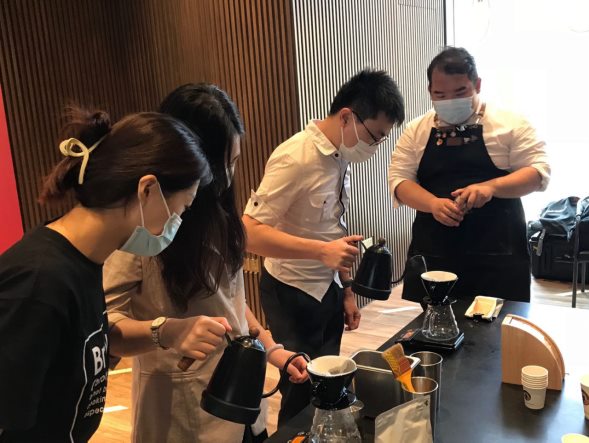 小咖啡“冲”出创业梦 23名香港青年从深圳启航
