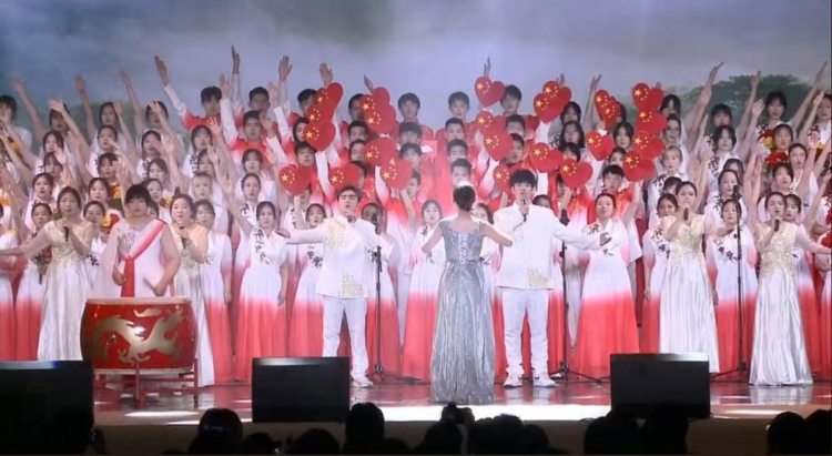 组装“时代列车”、唱响爱国主义……北京高校开展各类活动庆五四