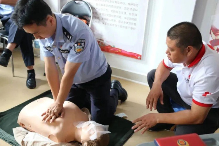 守护平安， “救”在身边！三亚海棠警方举办应急救护知识培训班