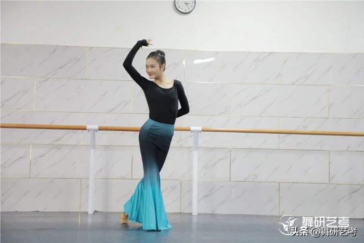 舞蹈艺考如何选择专业舞蹈培训学校 专业舞蹈培训学校有哪些特征？