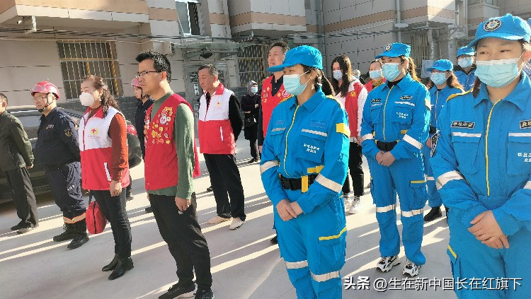 南河道社区城建物业红十字方舟救援队开展地震应急救援演练培训