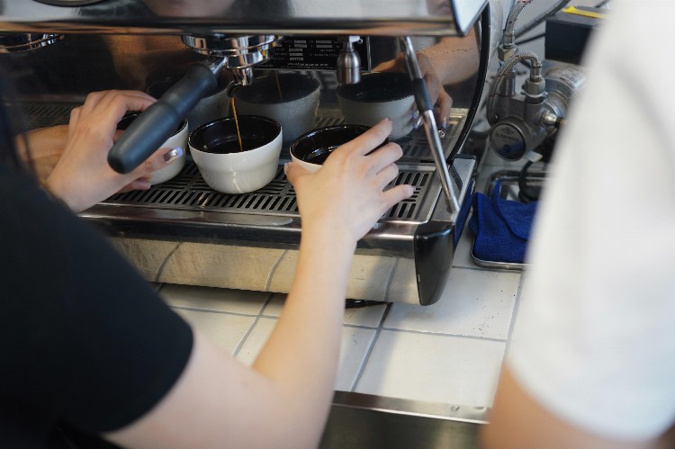零基础咖啡技能也能就业咖啡师，咖啡店创业？
