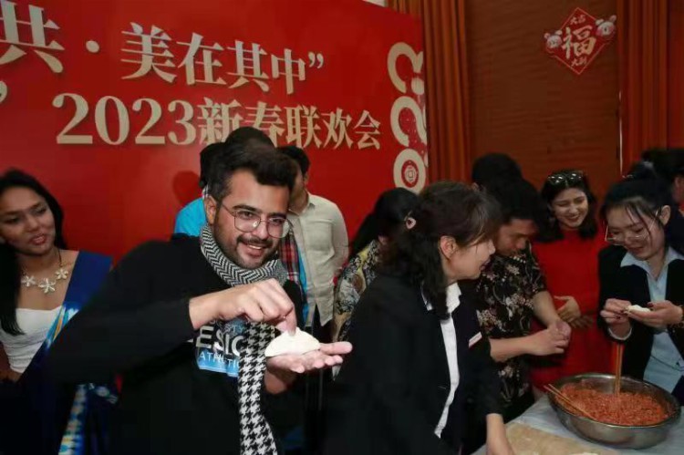 学中华文化，迎中国新春：  天津工业大学举办汉语桥-中华文化与技艺体验营