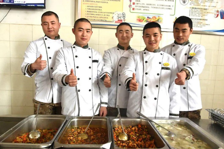别找了，《食神》中的“中国厨艺训练学院”，其实在这里……