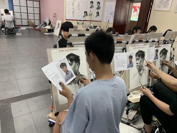 北京美术高考培训画室排名前十位，其中一个画室深受学生喜爱