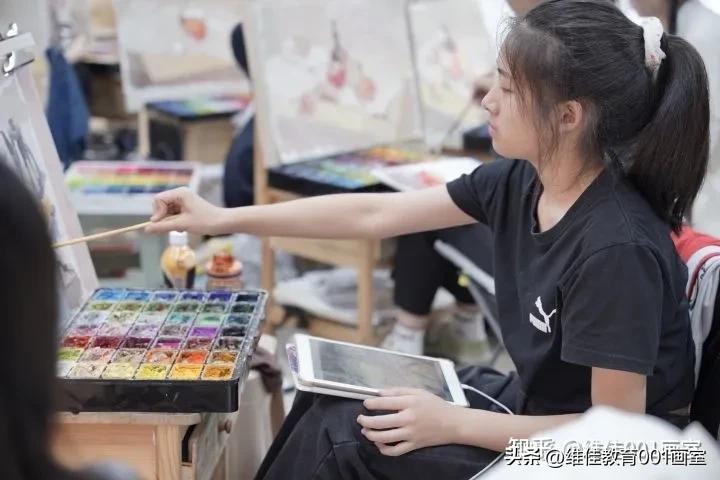 武汉美术与高考培训学校：美术生在高考时有什么优势？