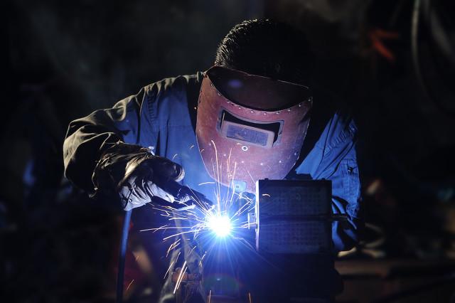 焊工培训学校再谈焊工的工资可以达到800一天吗
