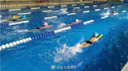 连云港暑期游泳培训报名火！专家：认准“双证”再学习