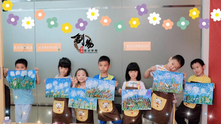 创易美术：东莞东城南城绘画培训，儿童青少年动漫成年人专业课程