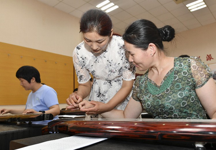 诸城市开办暑期古琴公益培训班