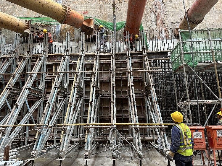 朝阳区重点项目复工，地铁22号线管庄站主体结构预计7月底封顶