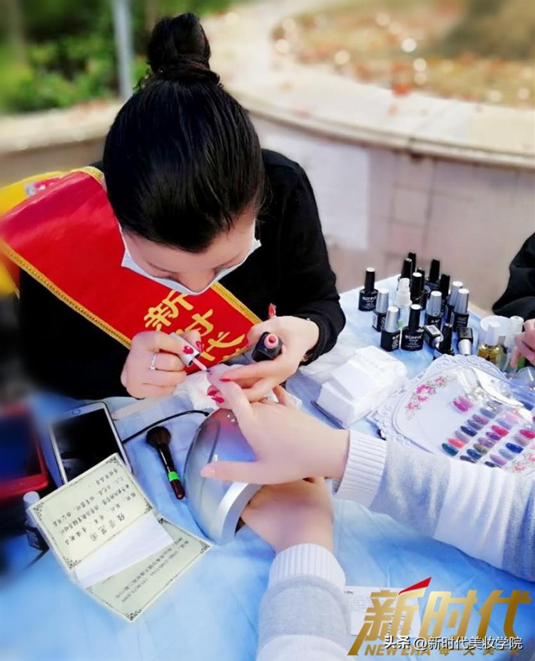 茂名茂南的美甲化妆培训 在茂名学化妆哪里好 新时代化妆美甲学校