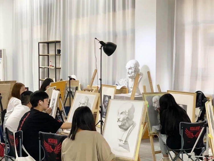美术生如何选择适合自己的画室？郑州画室试学主要考察哪些地方？