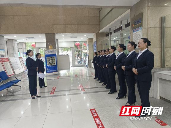 花垣供电开展服务礼仪培训