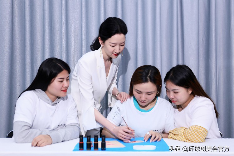 广州知名半永久纹绣专家，梵色创美集团特聘纹绣培训讲师李艺丝