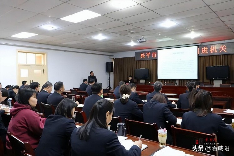 兴平市检察院：摄影培训班开讲，为检察干警充电赋能