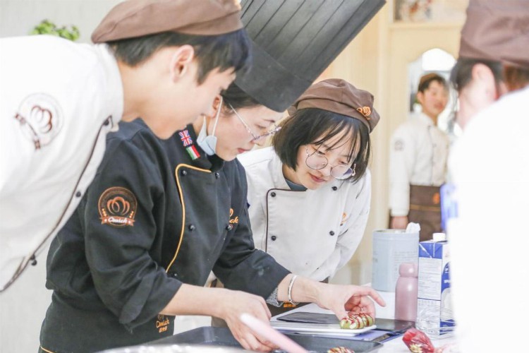 学烘焙一般哪个学校比较好？南京烘焙学校排名如何？
