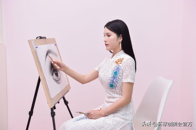 中国半永久纹绣名师，本色纹绣培训学校特聘高级讲师黄琳雅女士