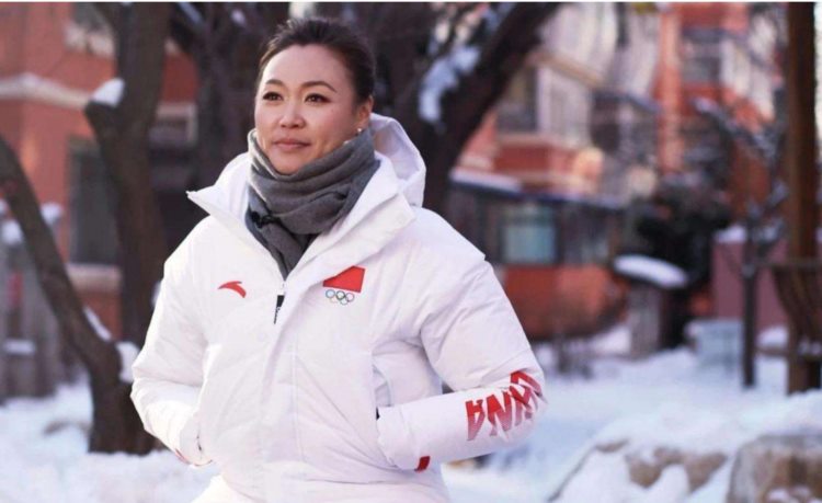 朱易:16岁获滑雪冠军,放弃美国绿卡回归中国,成唯一冬奥女单选手