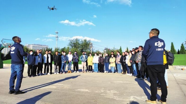莱山区首期无人机驾驶“项目制”培训开班