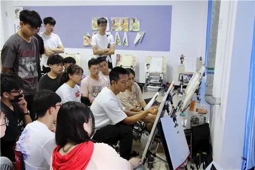 北京画室暑假班哪家好？如何挑选适合自己的北京画室？