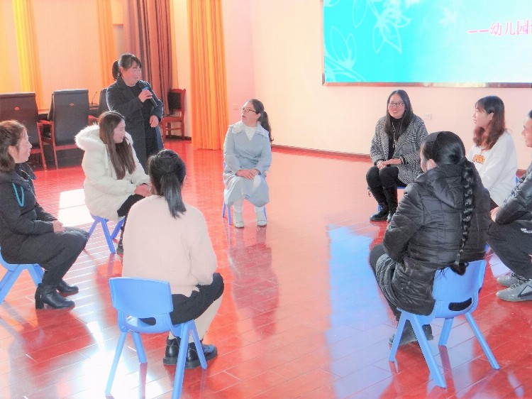 陆良县龙海乡幼儿教师培训会