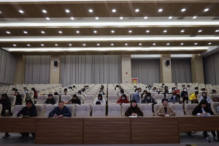 专家引领启新思 课题研究促成长——渭南市第一小学开展2022-2023学年度下学期课题研究培训会