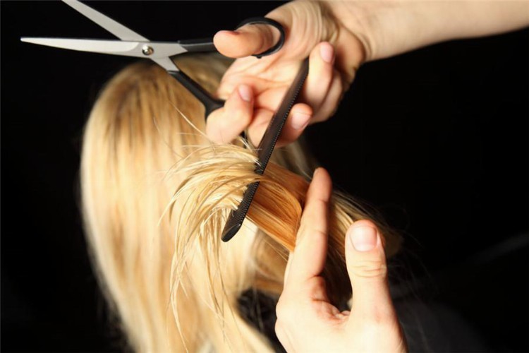 广西美发学校：分享18个美发师使用大技巧