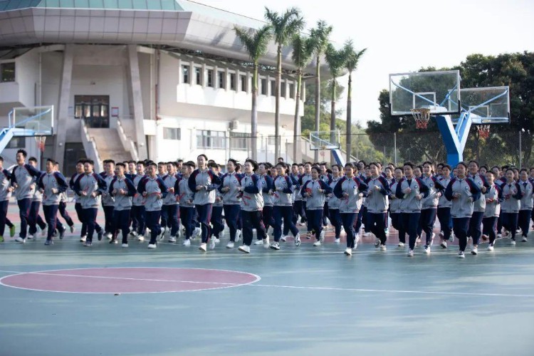 直击深圳东方英文书院2022级高一新生国防训练