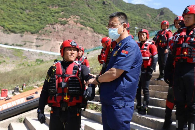 训练为人先 练兵先练官——甘肃省森林消防总队水域救援教练员培训现场直击