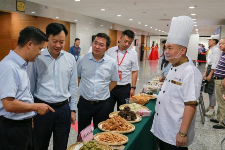 最全粤菜饮食烹饪秘笈出炉啦！“粤菜师傅”工程培训教材首发