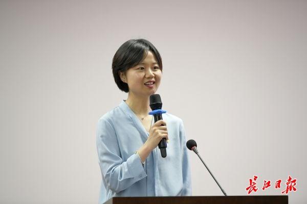 武汉理工大学50余名师生走进长江网开展媒介素养社会实践培训