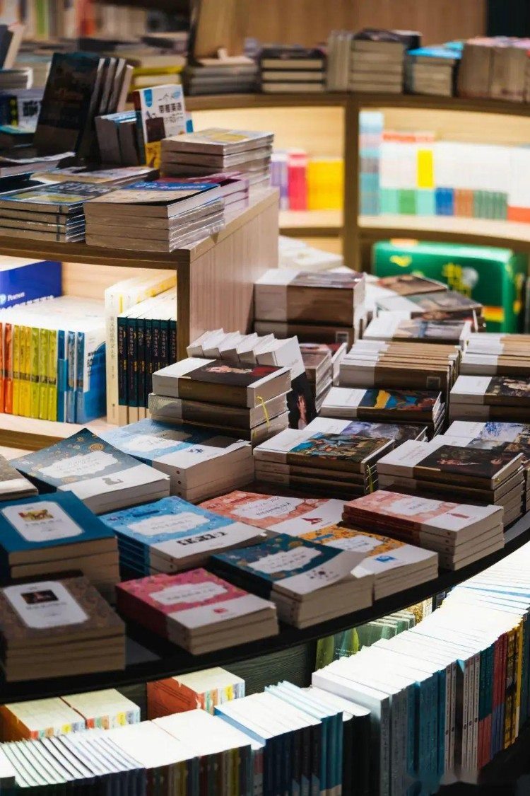 年均销售码洋增幅超29%，罗振宇的跨年演讲为什么选在这家书店？