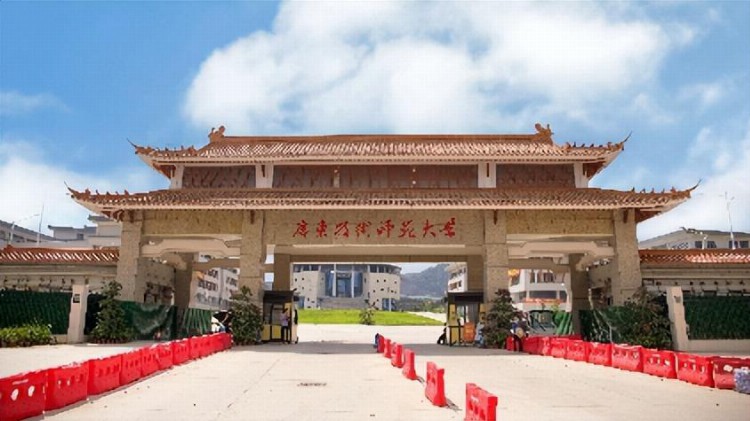 广州白云工商技师学院——2024年中职高考强训班圆你大学梦！