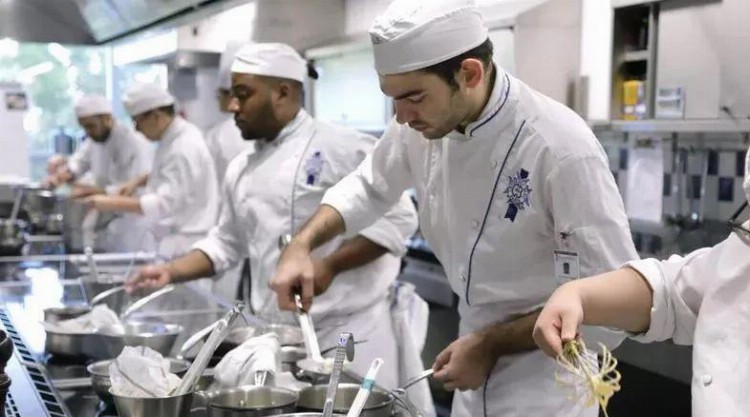 巴黎蓝带国际学院被评为“全球最佳烹饪学校”