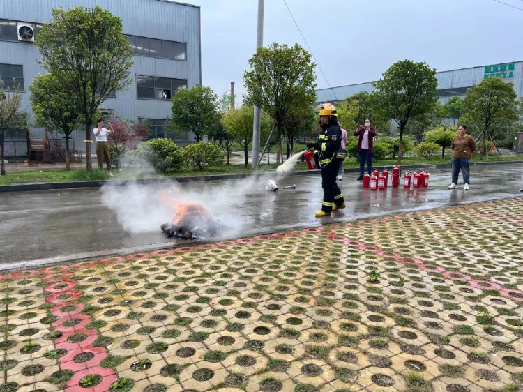 湖北宜昌：培训生产加工企业消防安全“明白人”