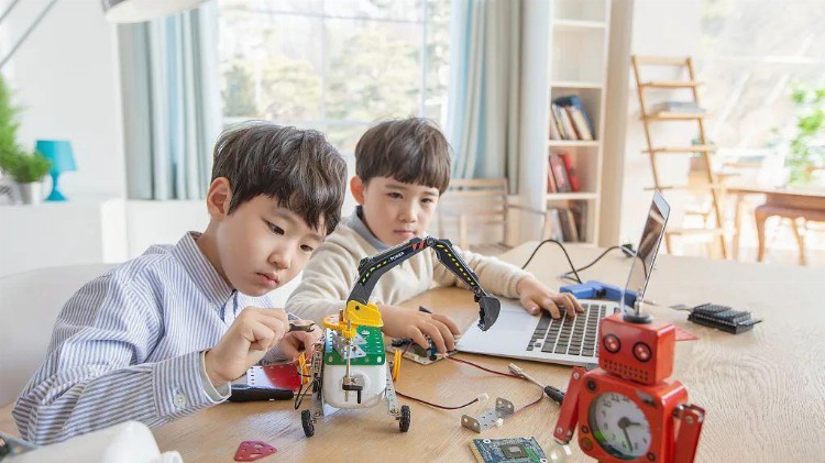 2022暑期除了作业，让孩子学习机器人编程是一个好选择吗？