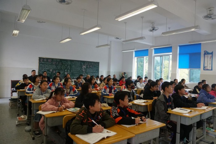简阳市教师进修校校本研修立足区域校本研修助力教师专业成长