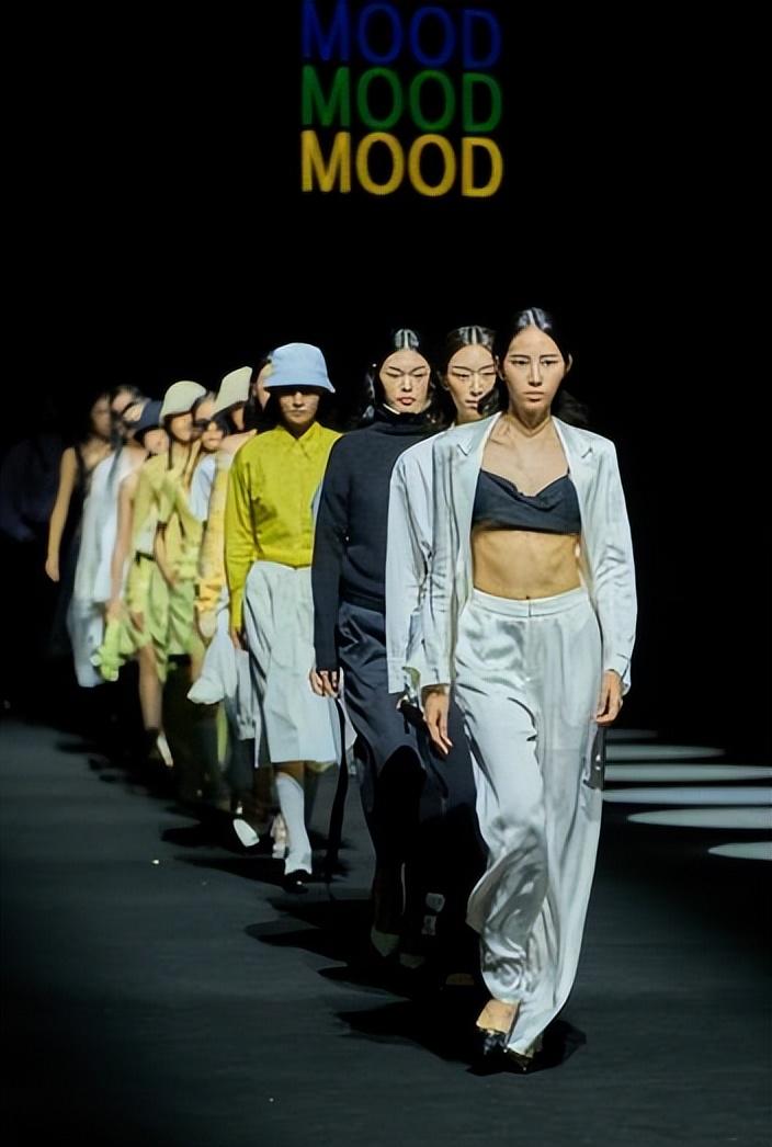 武汉设计工程学院品牌合集发布秀亮相武汉时装周