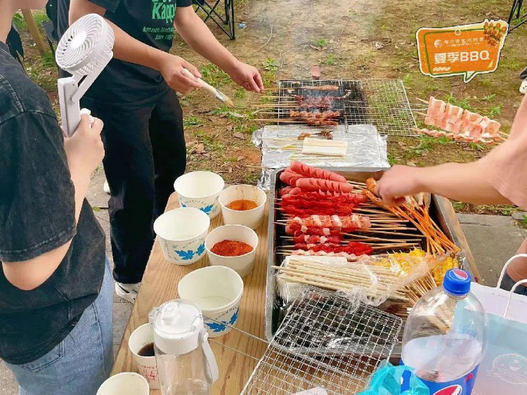 美术高考升学丨武汉鸟文斋画室烧烤节