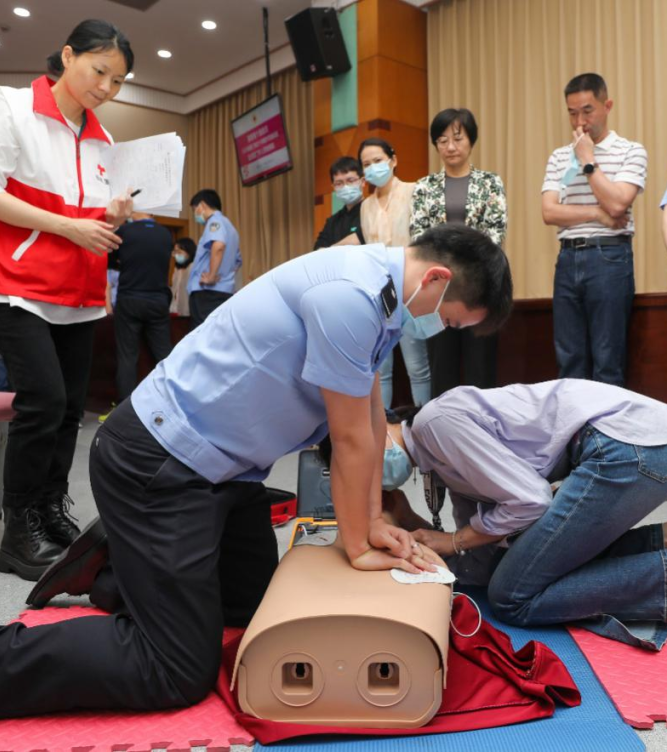 厦门市检察机关司法警察开展应急救护培训提升处突实战能力