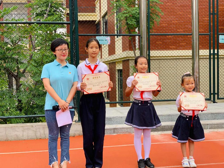 将美的种子撒入孩子心间——雨花区首个全国沙画教学特色基地授牌