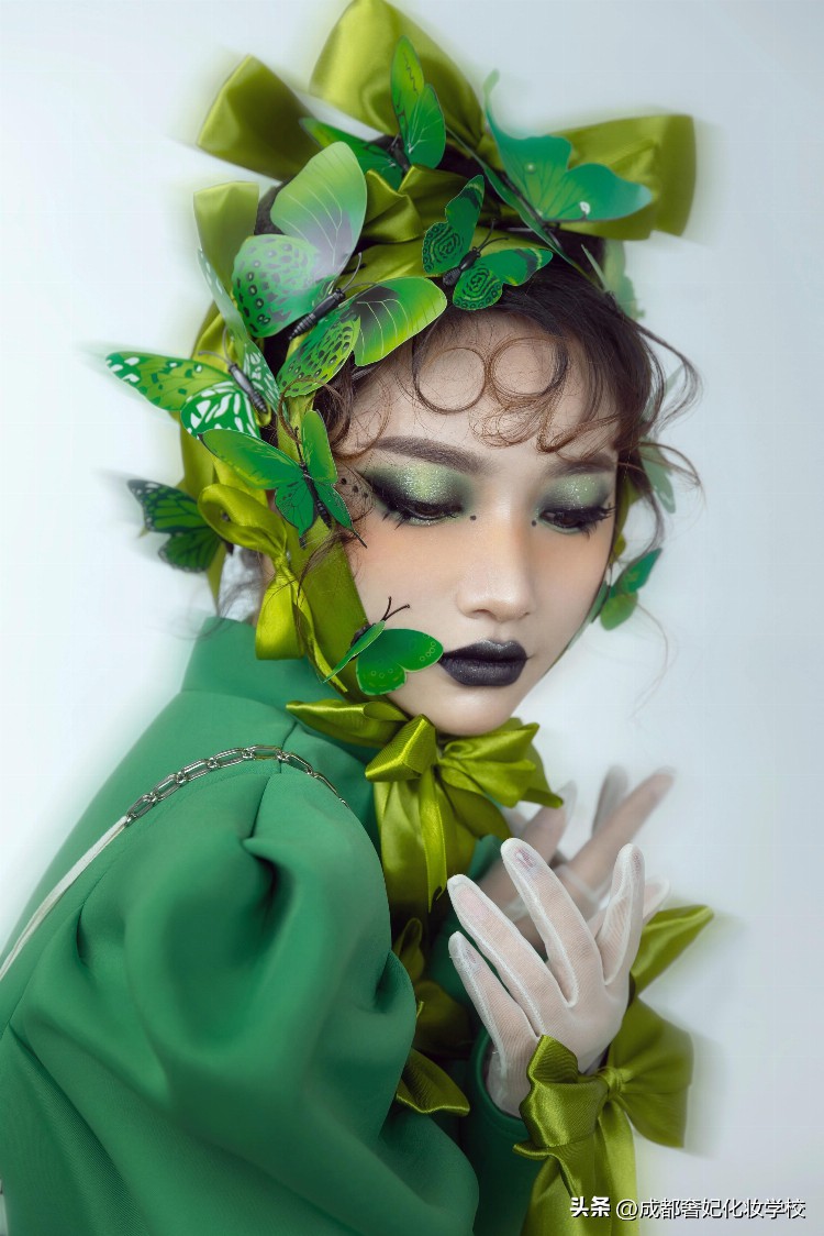 创意妆 | 奇幻森林里在水边嬉戏的精灵，绿意迭起的创意妆造