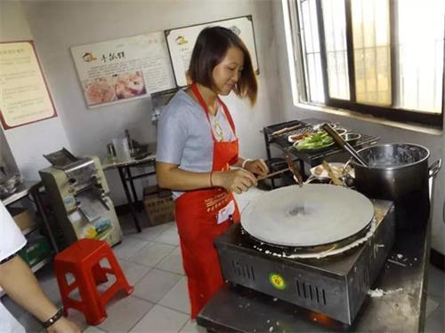 盘点流动地摊小吃卖什么好，适合一个人做小吃生意