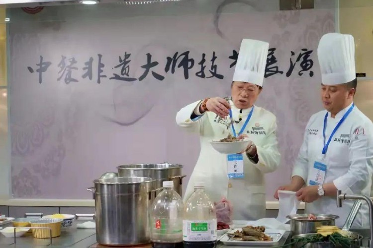 昆山奥灶面第一人，苏州唯一中国烹饪大师名人堂的尊师