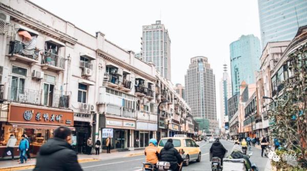 上海商圈往事，道尽全球出圈雄心，但南京路居然缺人，淮海路错在太高雅……