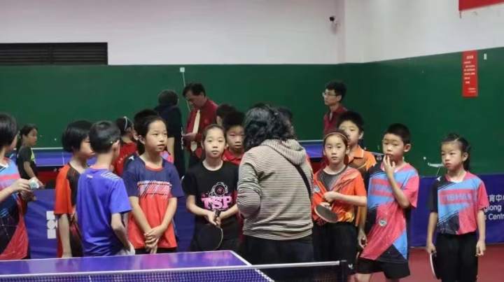 乒乒乓乓大有魅力，黄龙公开课举行乒乓球培训课