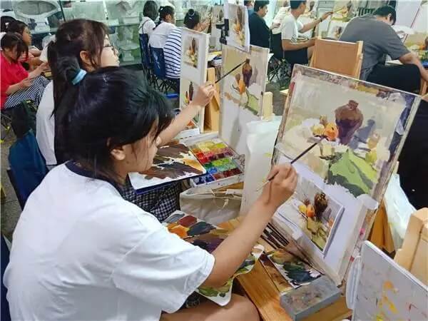 如何在广州找一家靠谱的画室集训？这几点广州画室美术生要知道！
