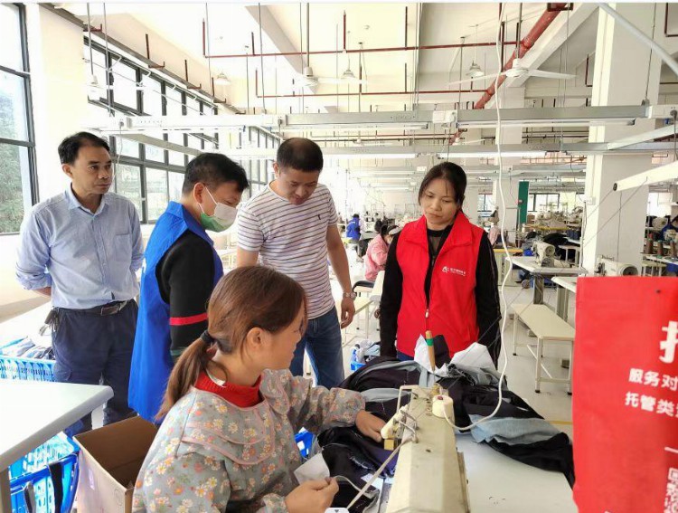 乡村振兴，我们在行动——广西纺织工业学校服装教师技术支持东兰县粤桂协作农民工培训