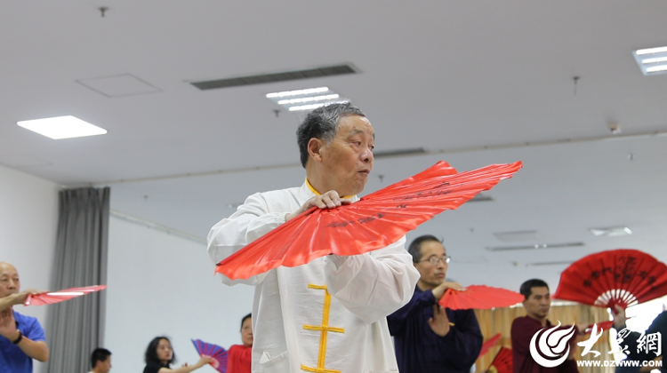 全民健身 志愿同行 济宁市举办社会体育指导员六艺太极剑（扇）培训班